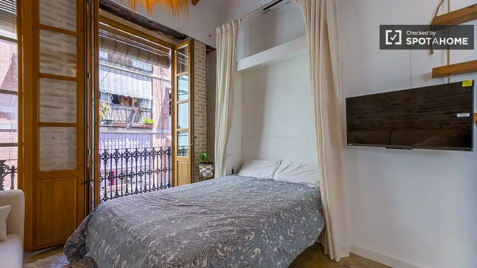 Schlafzimmer von Wohnungen zur untervermieten in Valencia mit Klimaanlage, Heizung und Terrasse