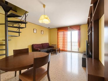 Dúplex amb balcó en venda a Tàrrega