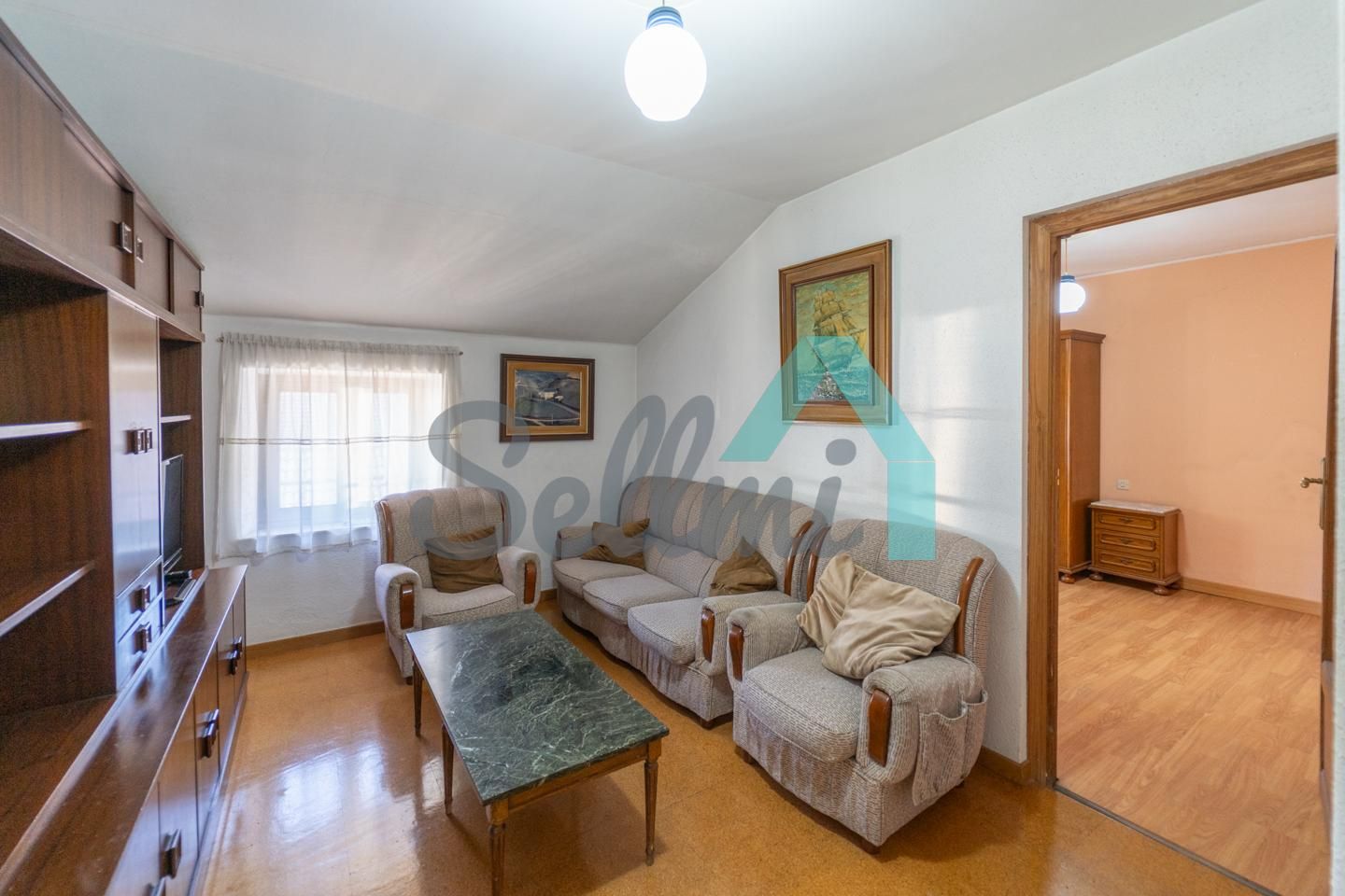 Sala d'estar de Pis en venda en Oviedo  amb Balcó