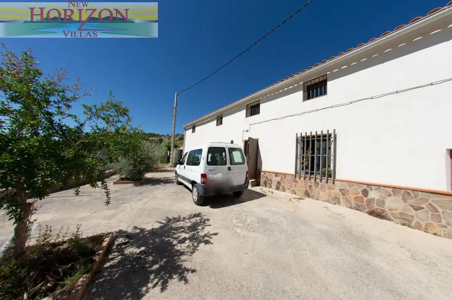 Vista exterior de Casa o xalet en venda en Taberno amb Jardí privat