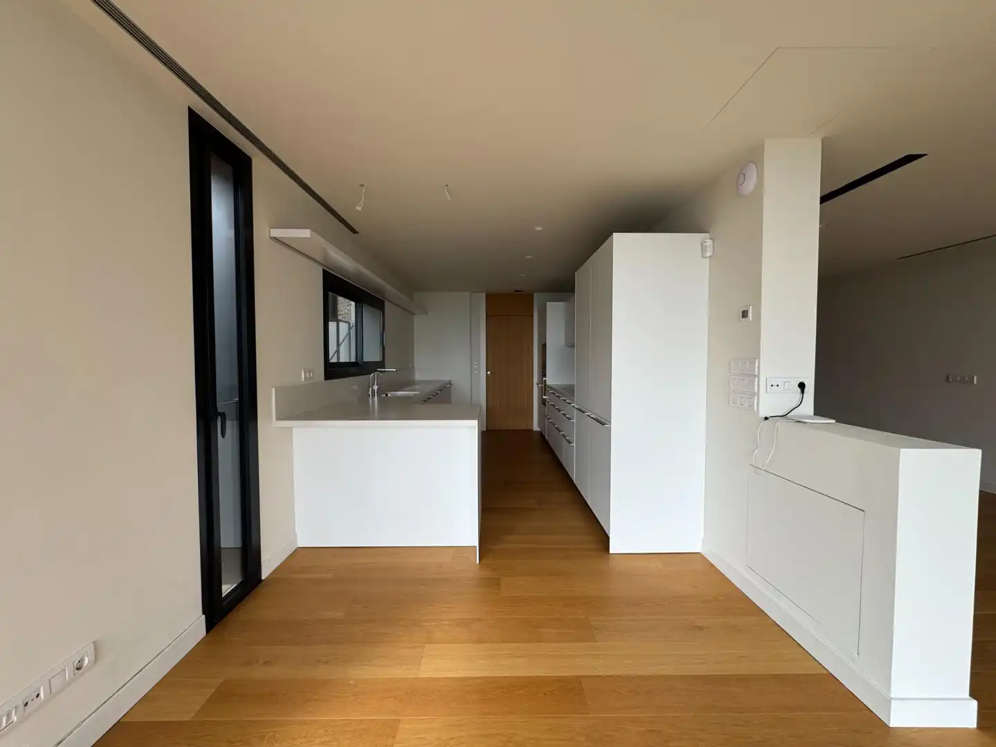 Cocina de Casa o chalet en venta en Barcelona con Aire acondicionado, Calefacción y Jardín privado