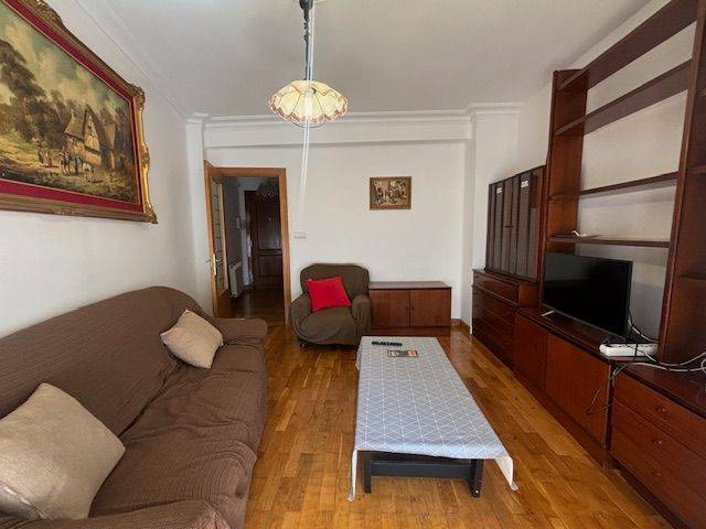 Piso en Alquiler en Calle Monte Mendaur en Milagrosa