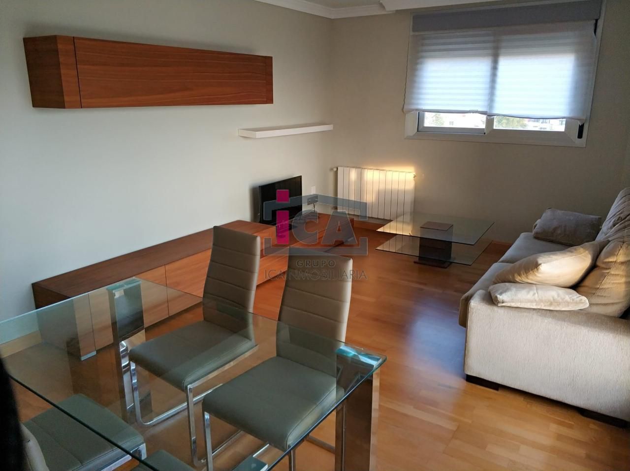 Living room of Attic to rent in Cáceres Capital  with Air Conditioner, Heating and Parquet flooring