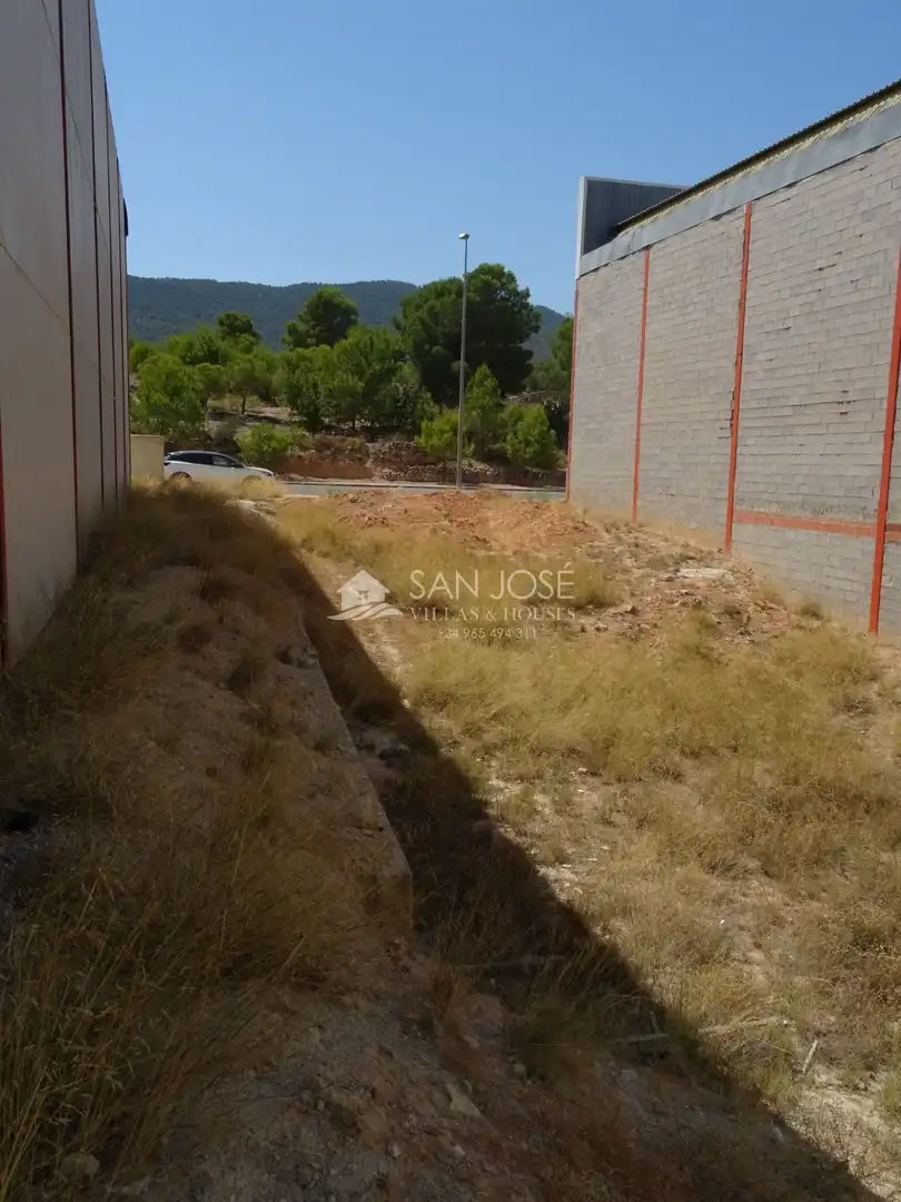 Terreny industrial en venda en Hondón de las Nieves / El Fondó de les Neus