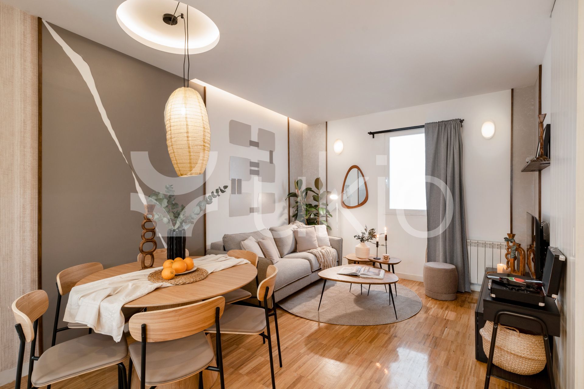 Sala d'estar de Apartament de lloguer en  Madrid Capital amb Aire condicionat, Calefacció i Moblat