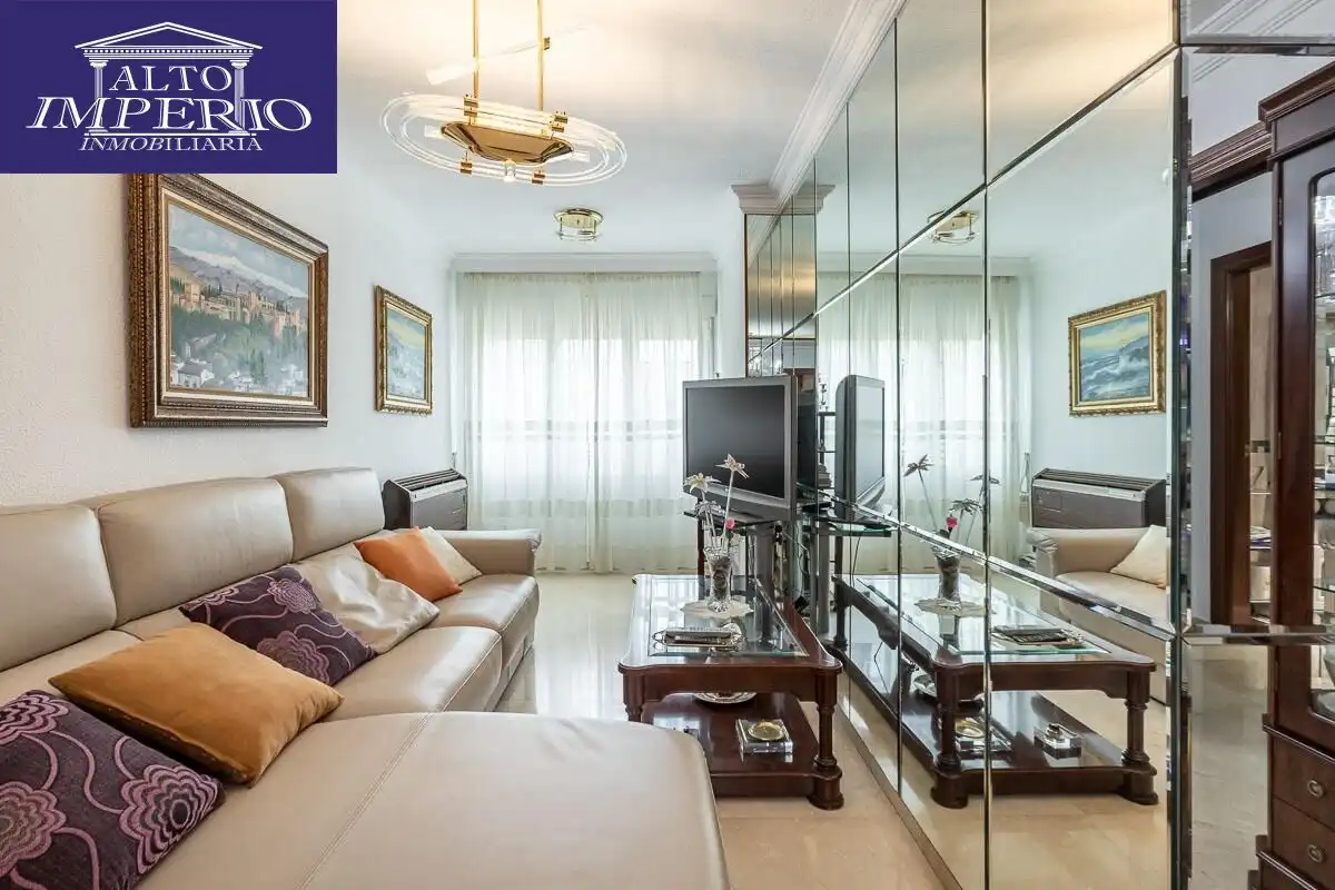 Piso con ascensor en venta en Calle ARQUITECTO JIMENEZ LACAL, imagen 4