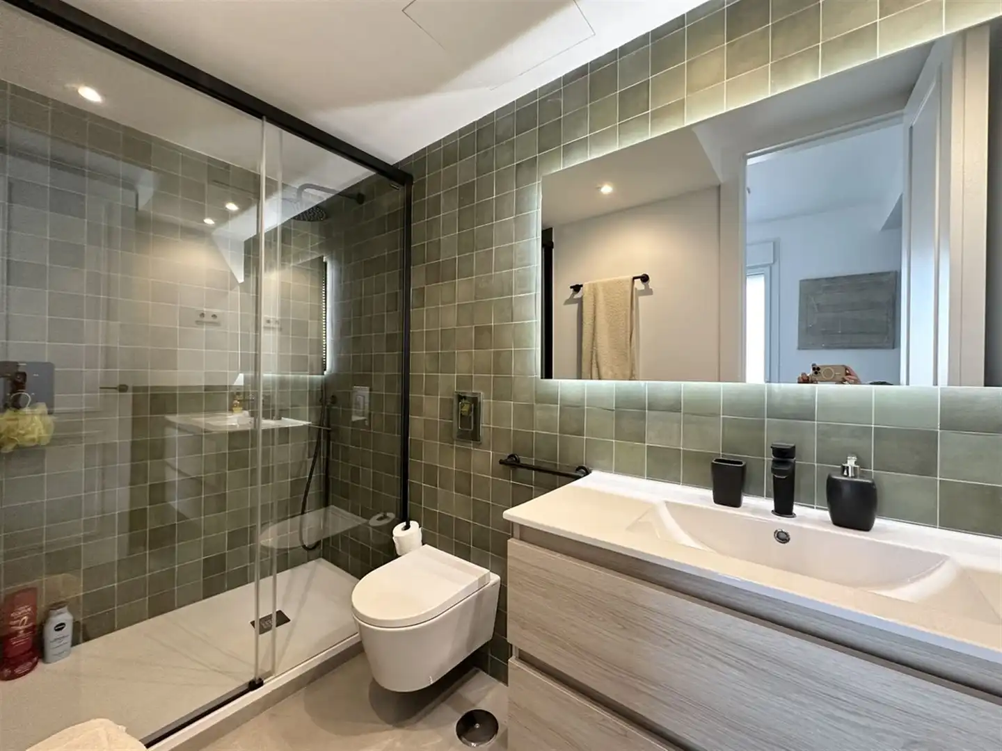 Baño de Apartamento en venta en Marbella con Aire acondicionado y Terraza