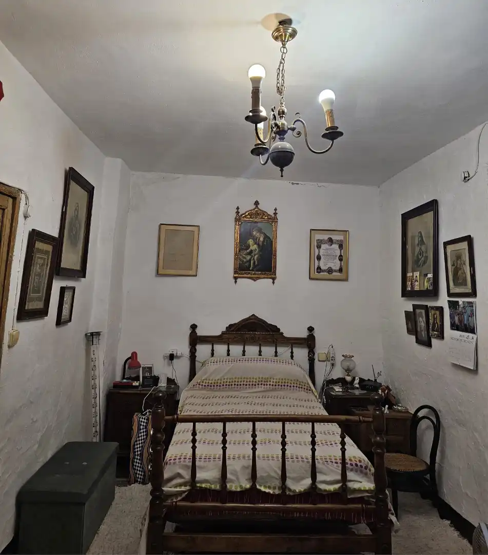 Dormitori de Casa o xalet en venda en Benamocarra amb Terrassa i Moblat