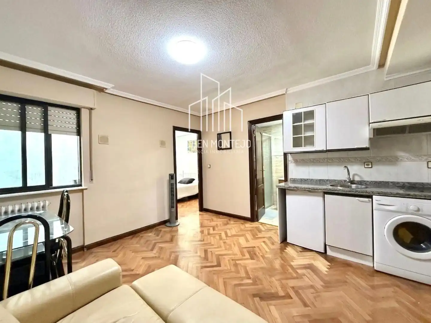 Living room of Apartments for rent in Salamanca Capital  with Heating, Parquet flooring and Furnished