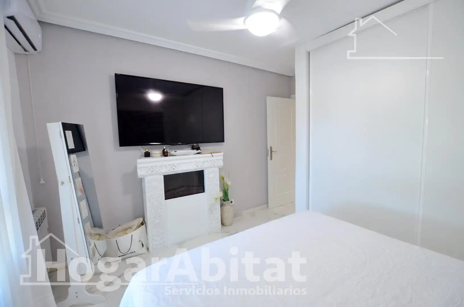 Bedroom of Flat for sale in Mutxamel  with Air Conditioner, Heating and Terrace