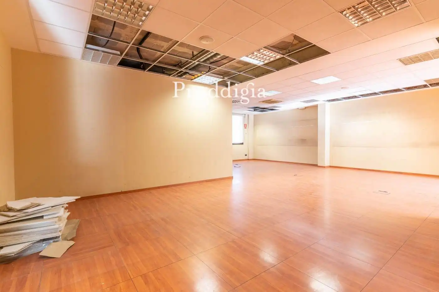 Büro zur Miete in Sant Cugat del Vallès mit Klimaanlage und Heizung