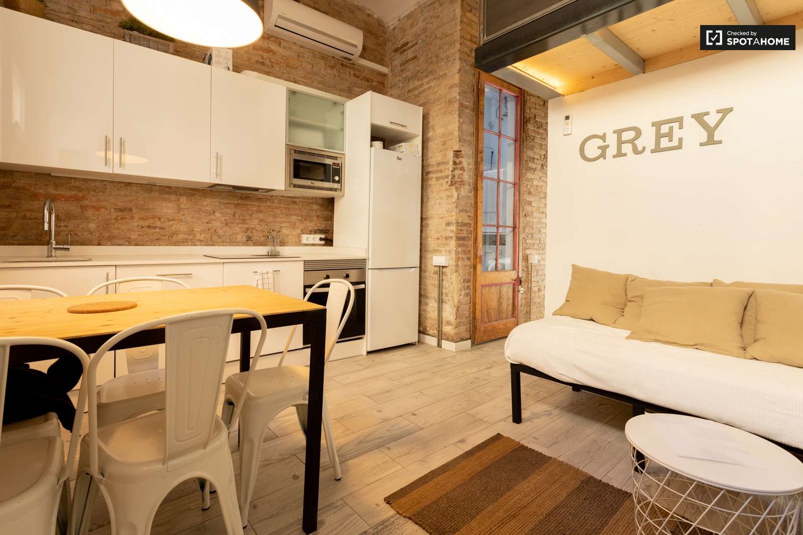 Apartment to share in La Marina del Prat Vermell