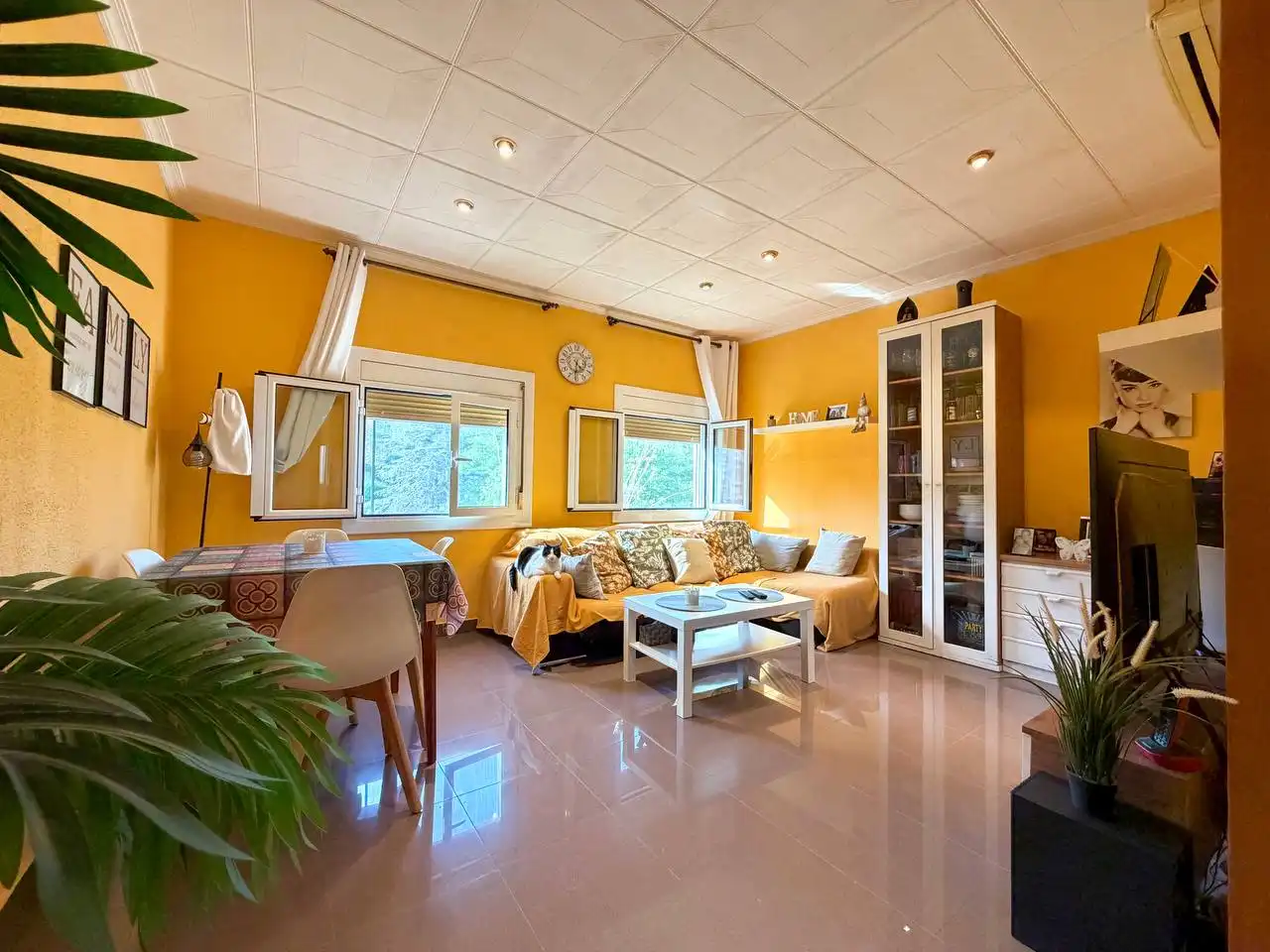 Sala de estar de Piso en venta en Barcelona con Aire acondicionado y Amueblado