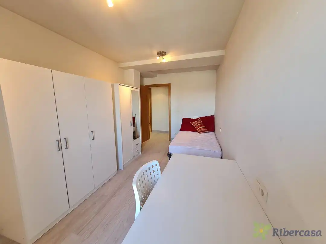 Habitación de Ático en venta en Tudela con Calefacción, Terraza y Balcón