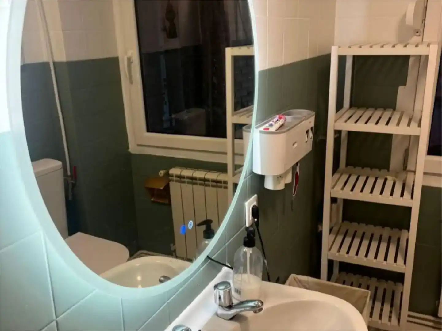 Bany de Pis en venda en Llanera amb Jardí privat, Moblat i Balcó
