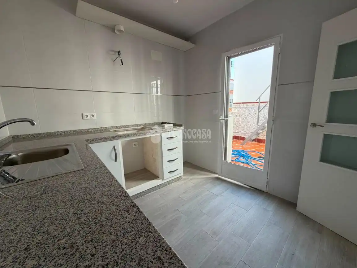 Küche von Wohnung zum Verkauf in Isla Cristina mit Balkon