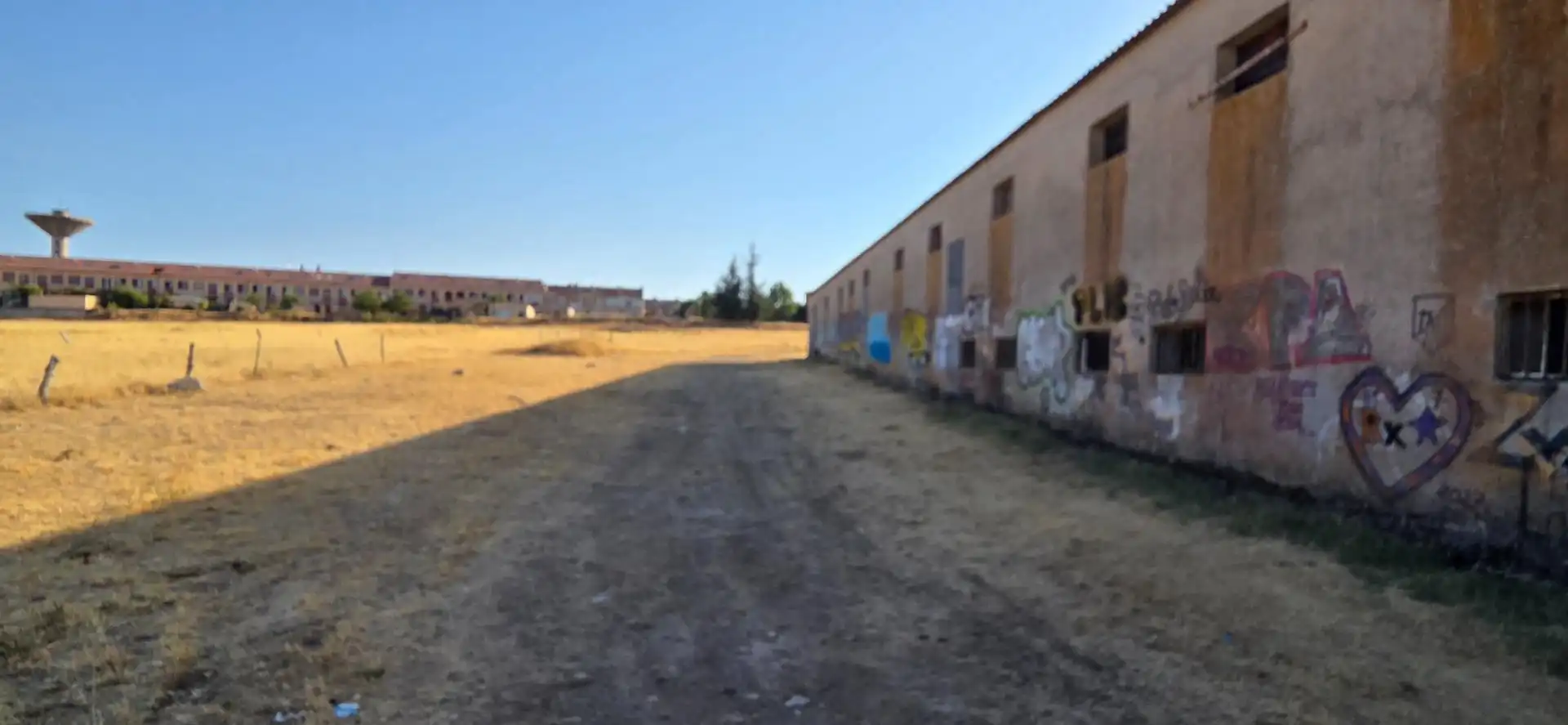 Vista exterior de Nau industrial en venda en Segovia