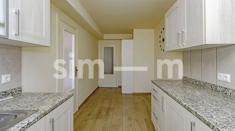 Photo 5 of Flat for sale in Centre, Vic