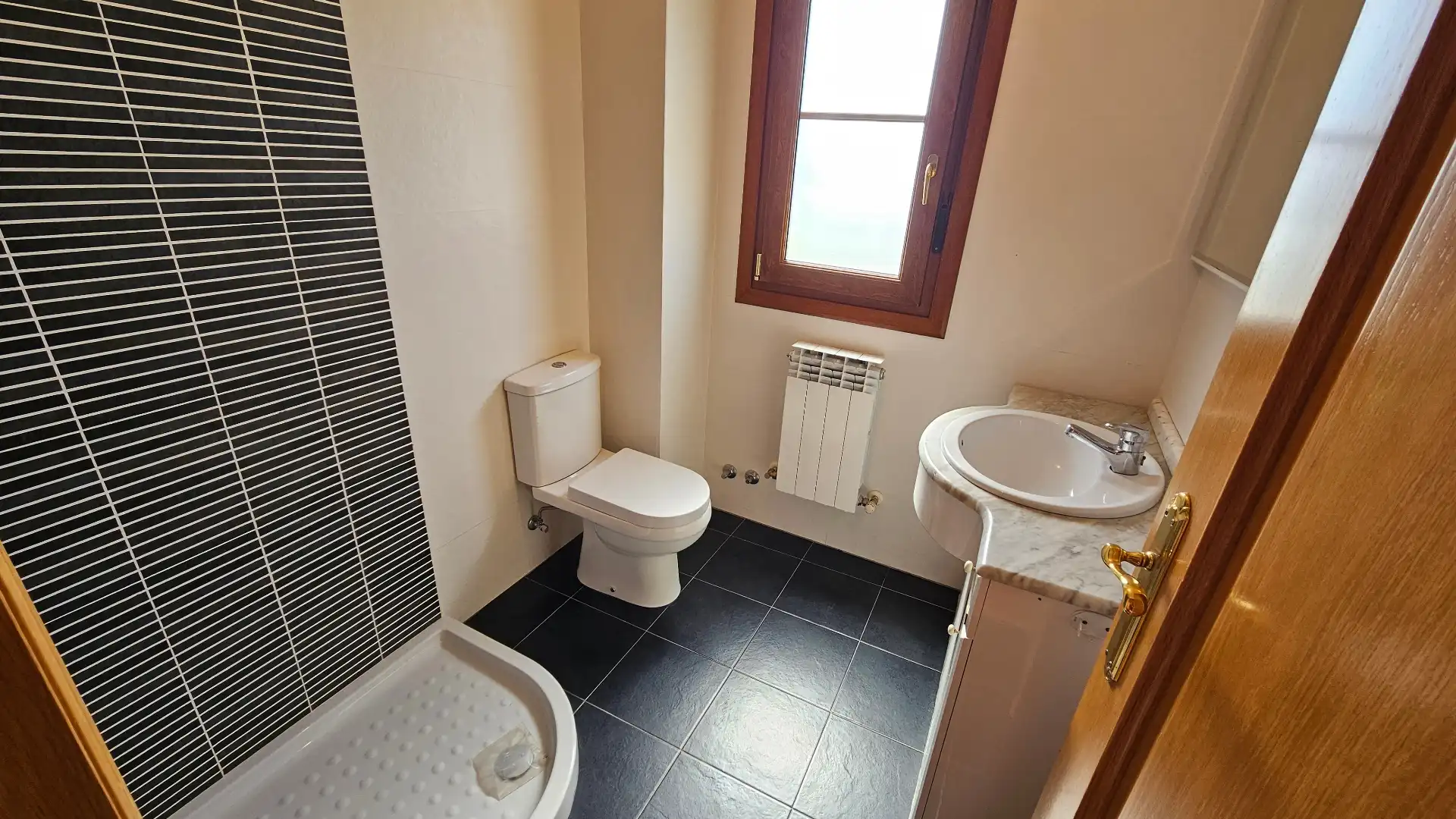 Baño de Casa o chalet en venta en Condado de Treviño con Calefacción, Jardín privado y Terraza