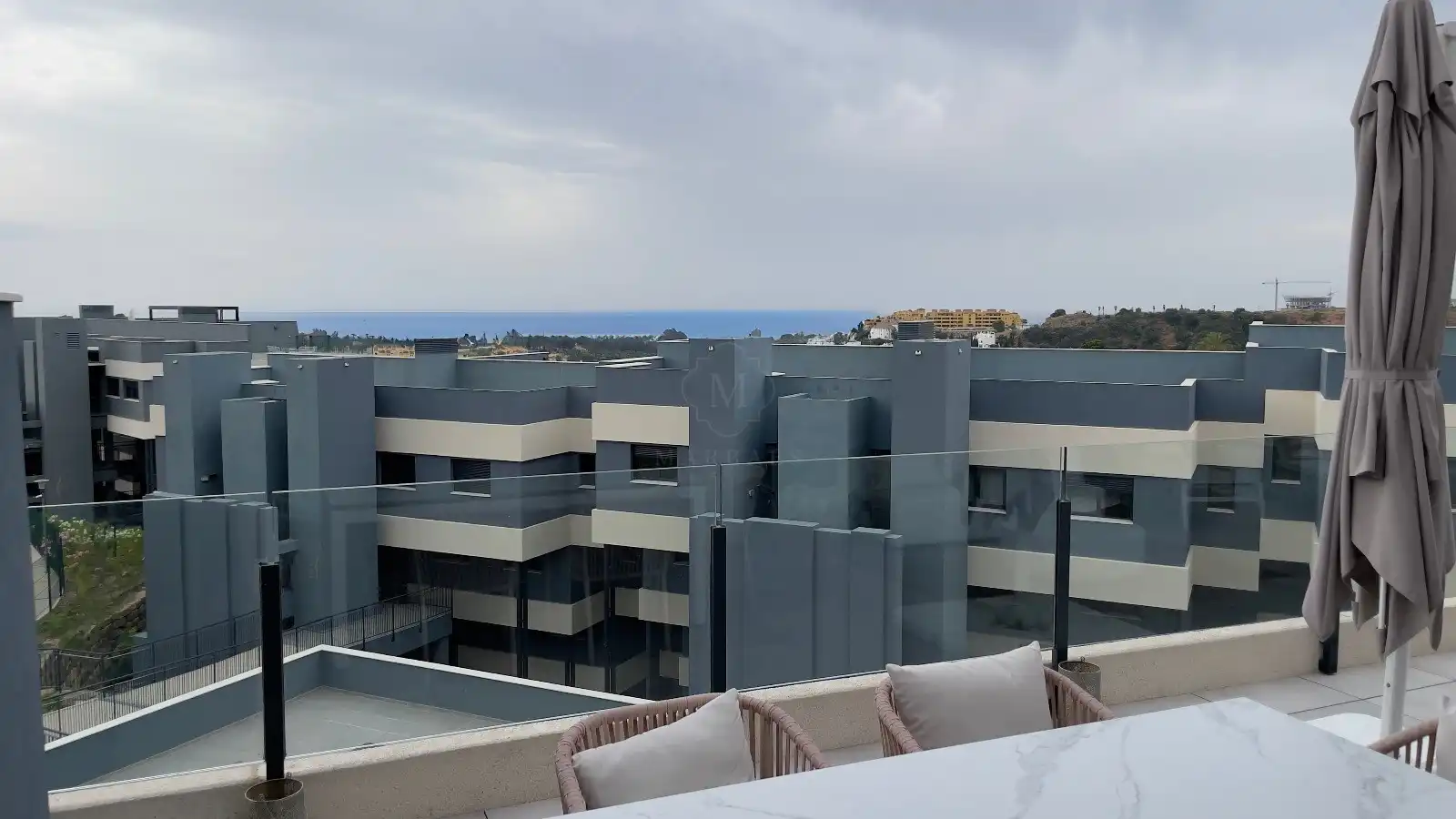 Apartamento con terraza en alquiler en Selwo, imagen 29