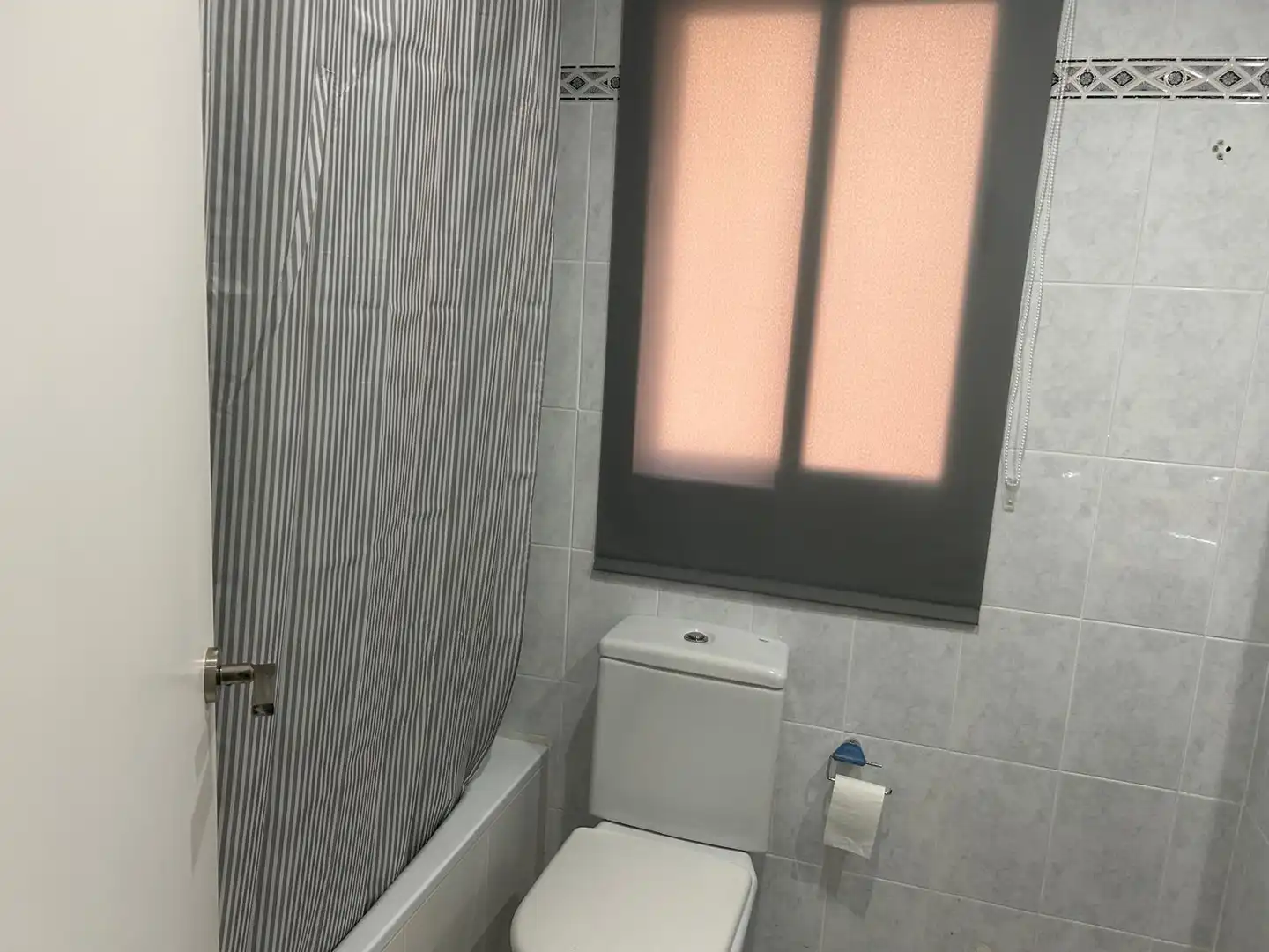 Bathroom of Flat for rent in Elche / Elx  with Air Conditioner, Heating and Parquet flooring