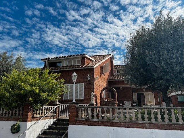 Exterior view of House or chalet for sale in Montcada i Reixac  with Heating, Private garden and Terrace