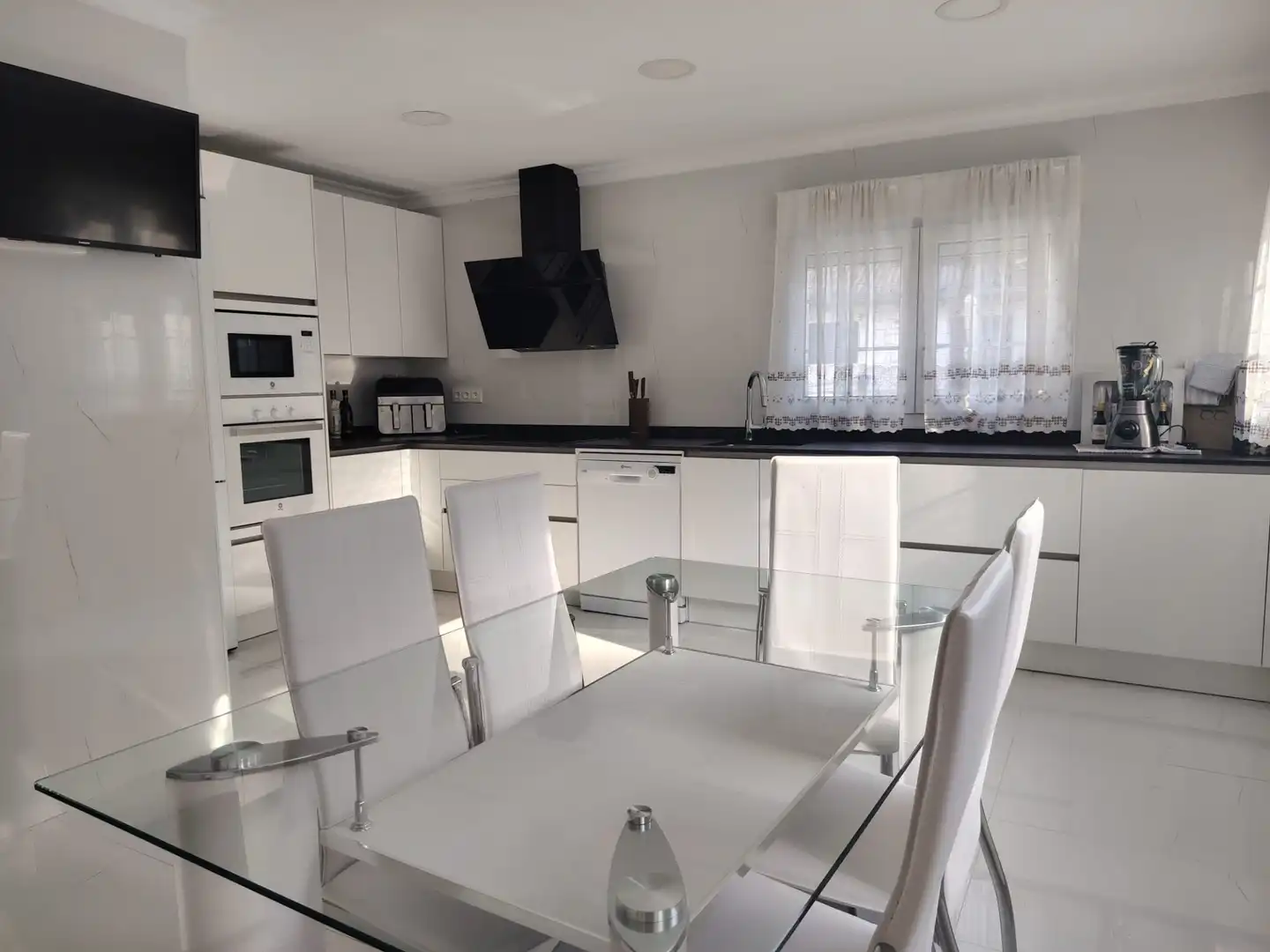 Cocina de Casa o chalet en venta en Castro-Urdiales con Jardín privado, Terraza y Trastero