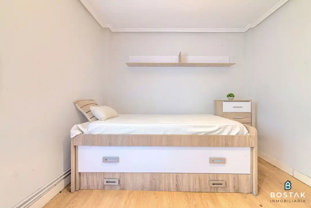 Bedroom of Flat for sale in Bilbao   with Heating