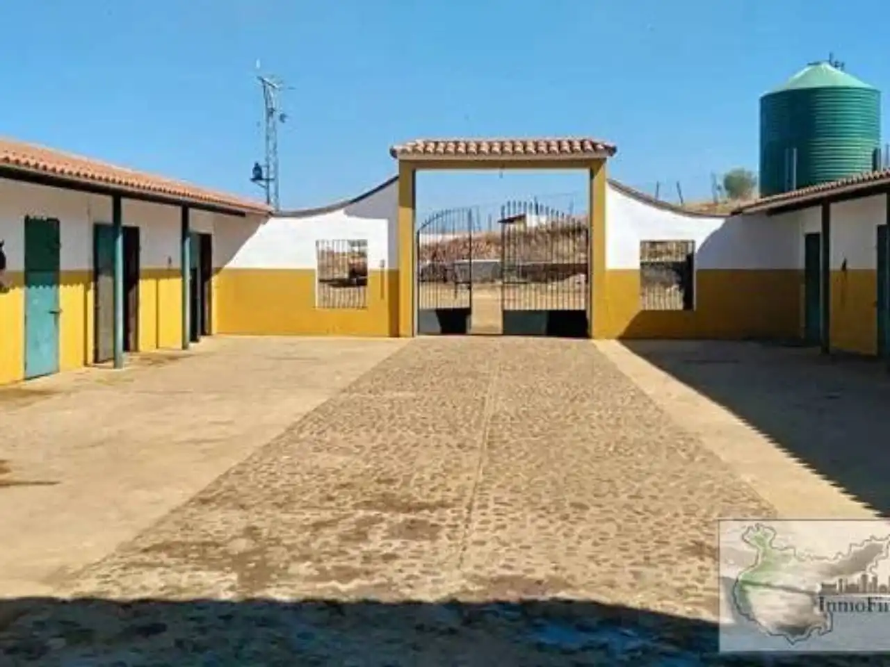 Finca rústica en venta en Higuera de Vargas con Aire acondicionado, Jardín privado y Terraza