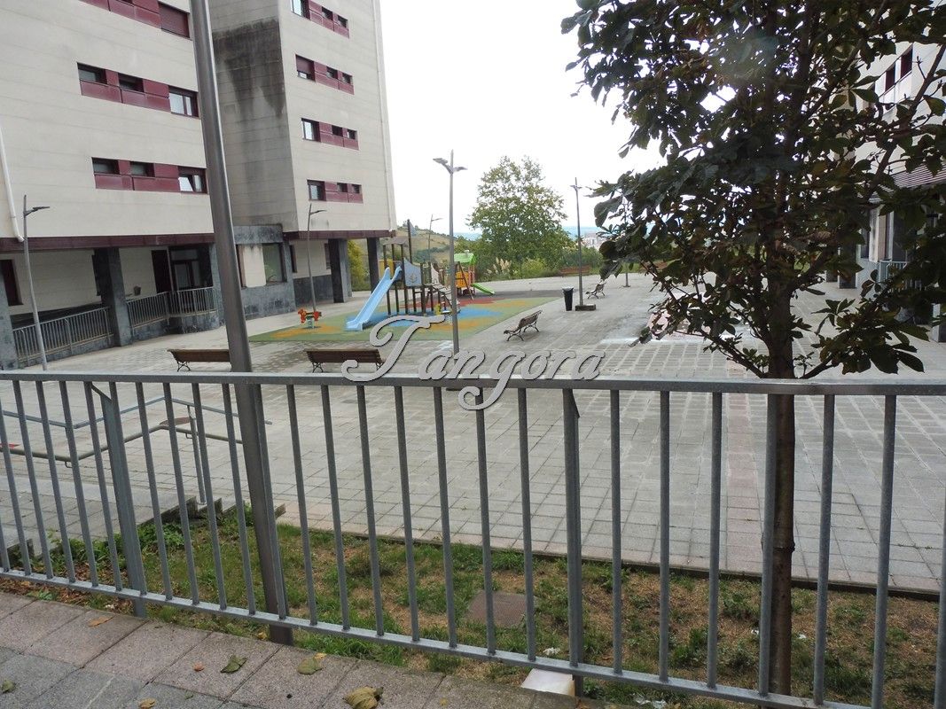 Vista exterior de Pis en venda en Ortuella amb Calefacció, Parquet i Traster
