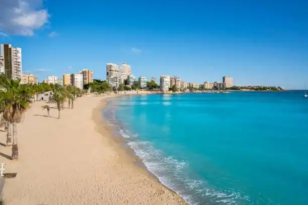 Vista exterior de Àtic en venda en Alicante / Alacant amb Terrassa, Balcó i Piscina comunitària