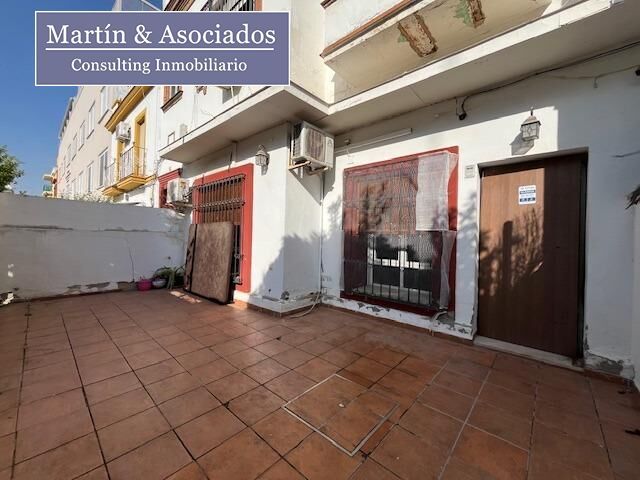 Exterior view of Flat for sale in  Sevilla Capital  with Terrace, Storage room and Alarm