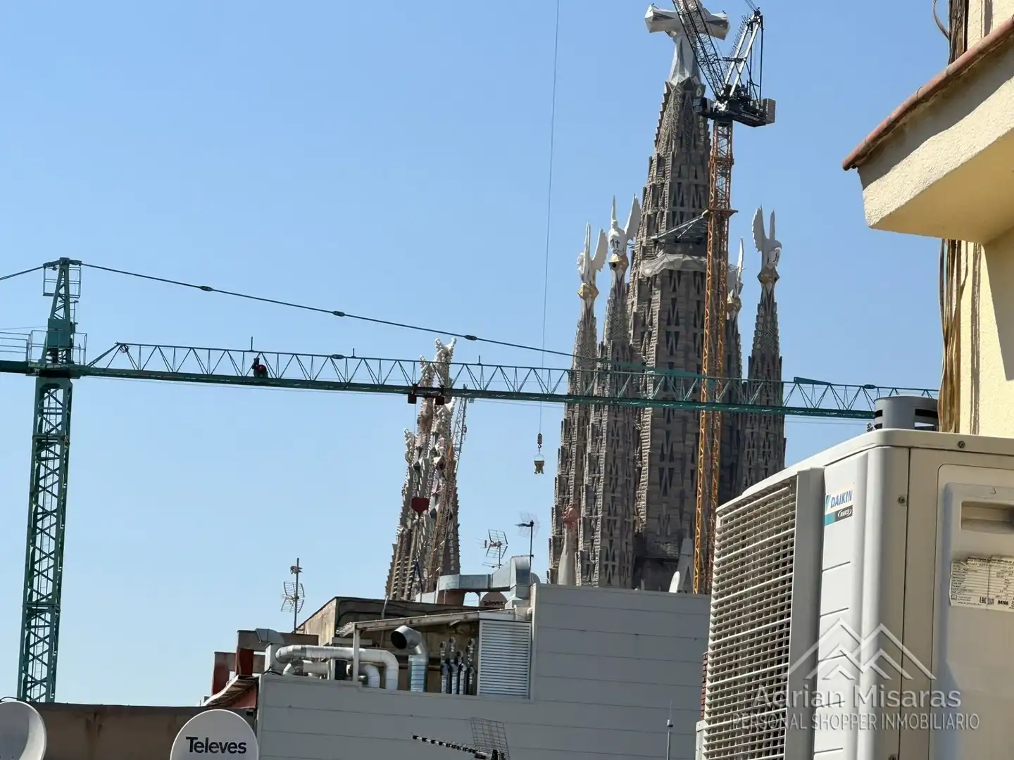 Vista exterior de Ático en venta en Barcelona con Aire acondicionado, Terraza y Amueblado