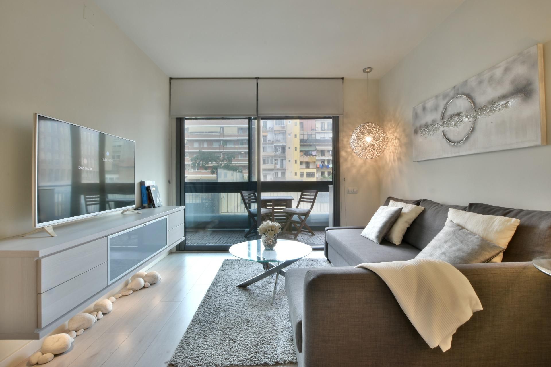 Living room of Flat for sale in  Barcelona Capital  with Parquet flooring, Terrace and Balcony