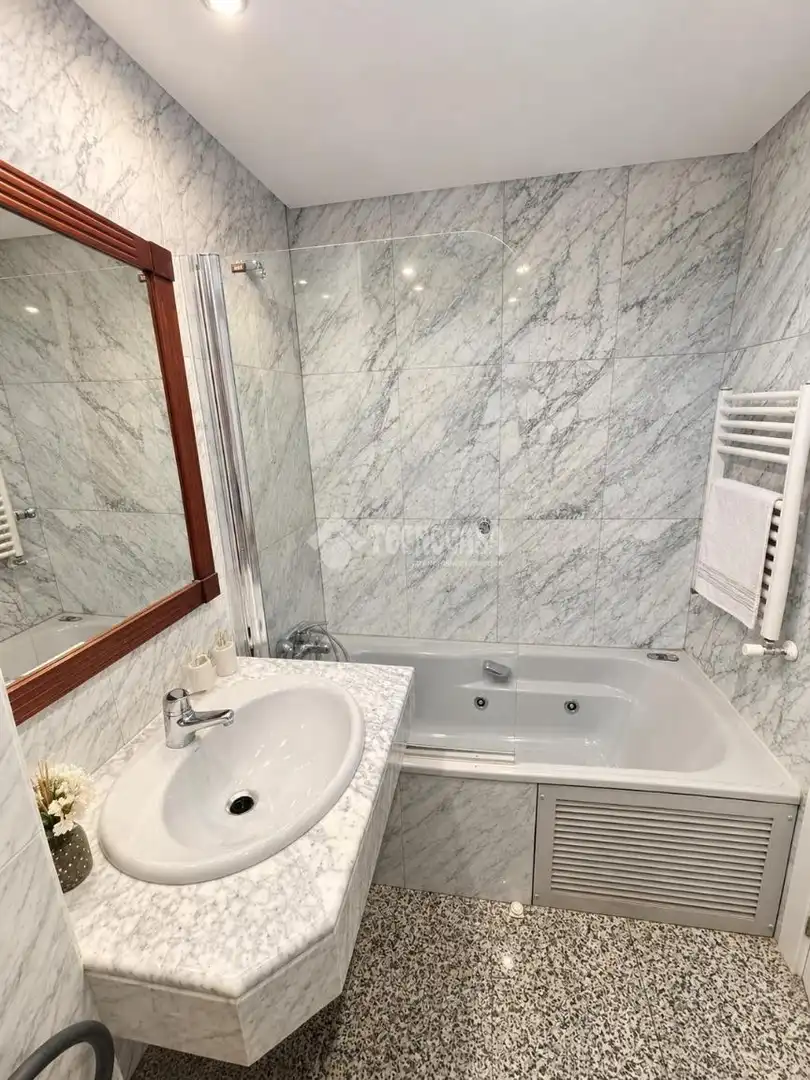 Badezimmer von Wohnung zum Verkauf in Madrid mit Abstellraum