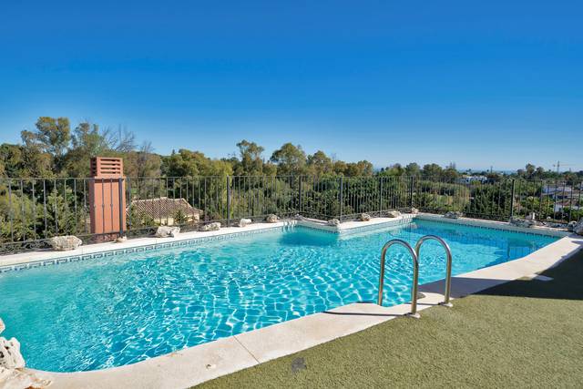 Dúplex en Venta en Guadalmina Baja