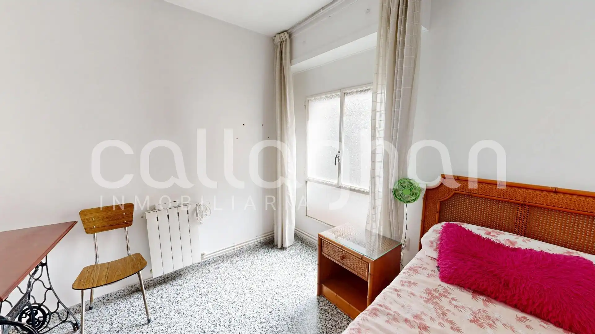 Habitación de Piso en venta en Catarroja con Calefacción y Balcón