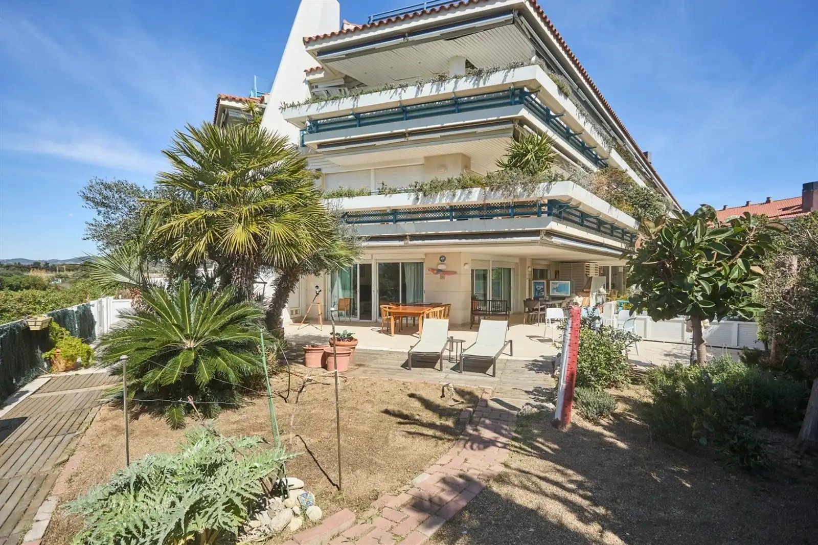 Vista exterior de Piso en venta en Sitges con Calefacción, Terraza y Piscina