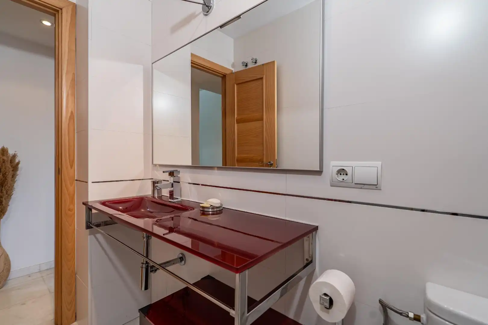 Bathroom of Flat for rent in Sevilla  with Air Conditioner, Heating and Furnished