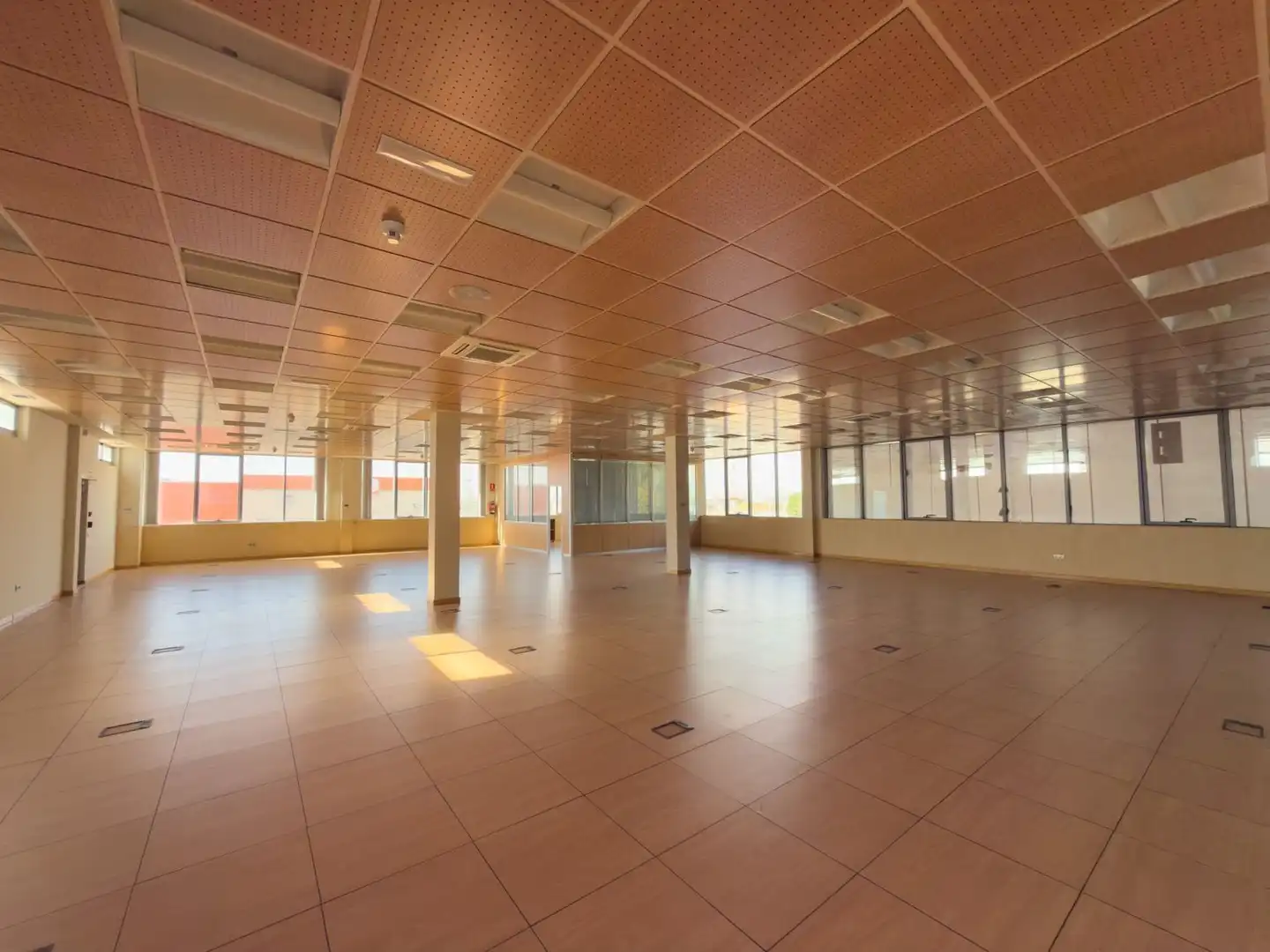 Gemischtgenutztes Gebäude zum Verkauf in Montserrat - Parque Empresarial, imagen 7