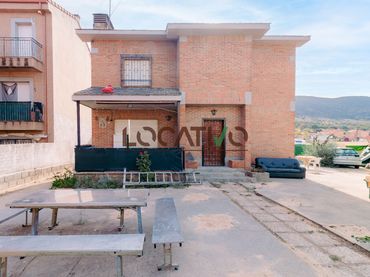 House with garden for sale in Robledo de Chavela