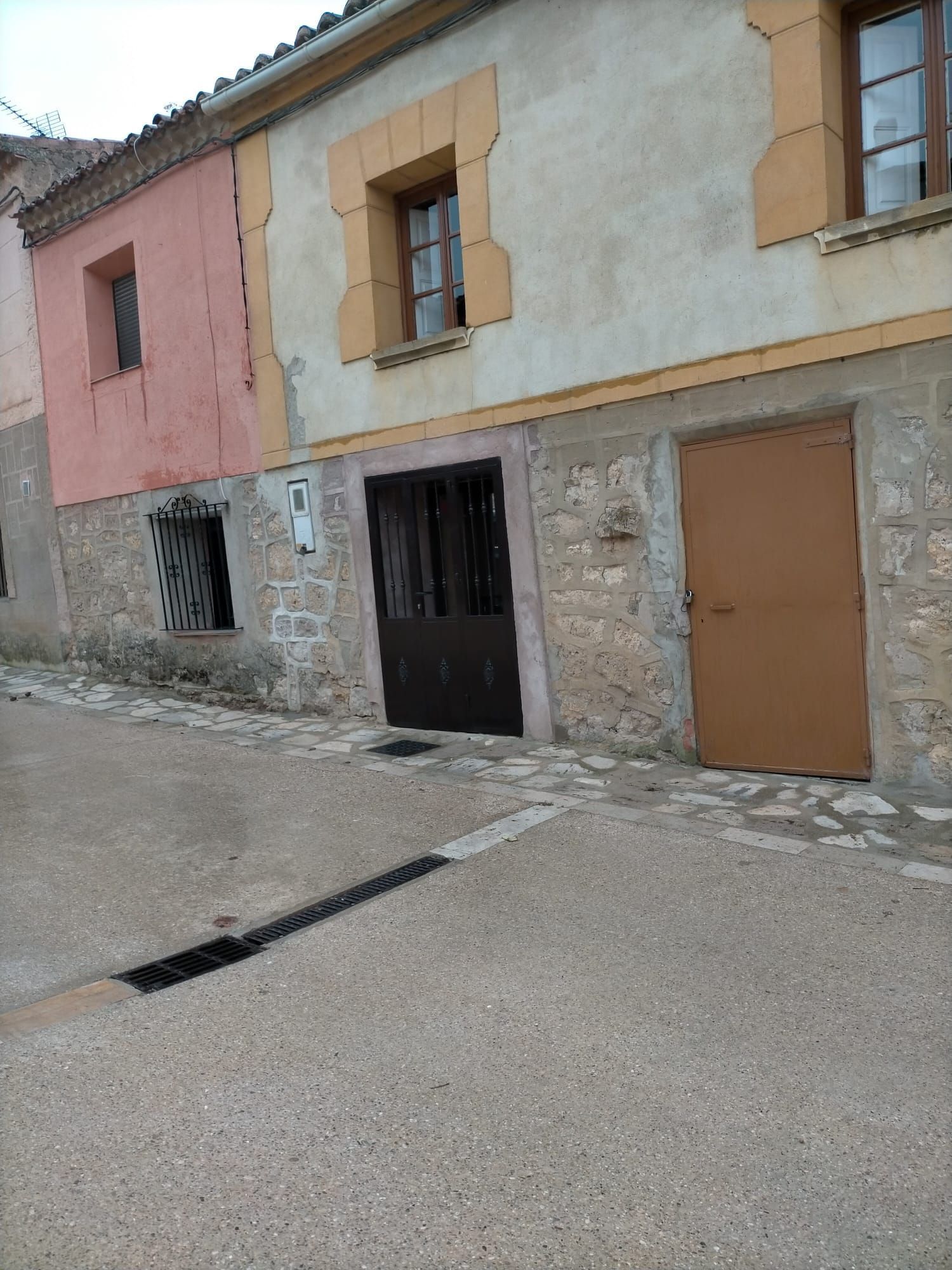 Vista exterior de Casa adosada en venta en Los Balbases  con Calefacción