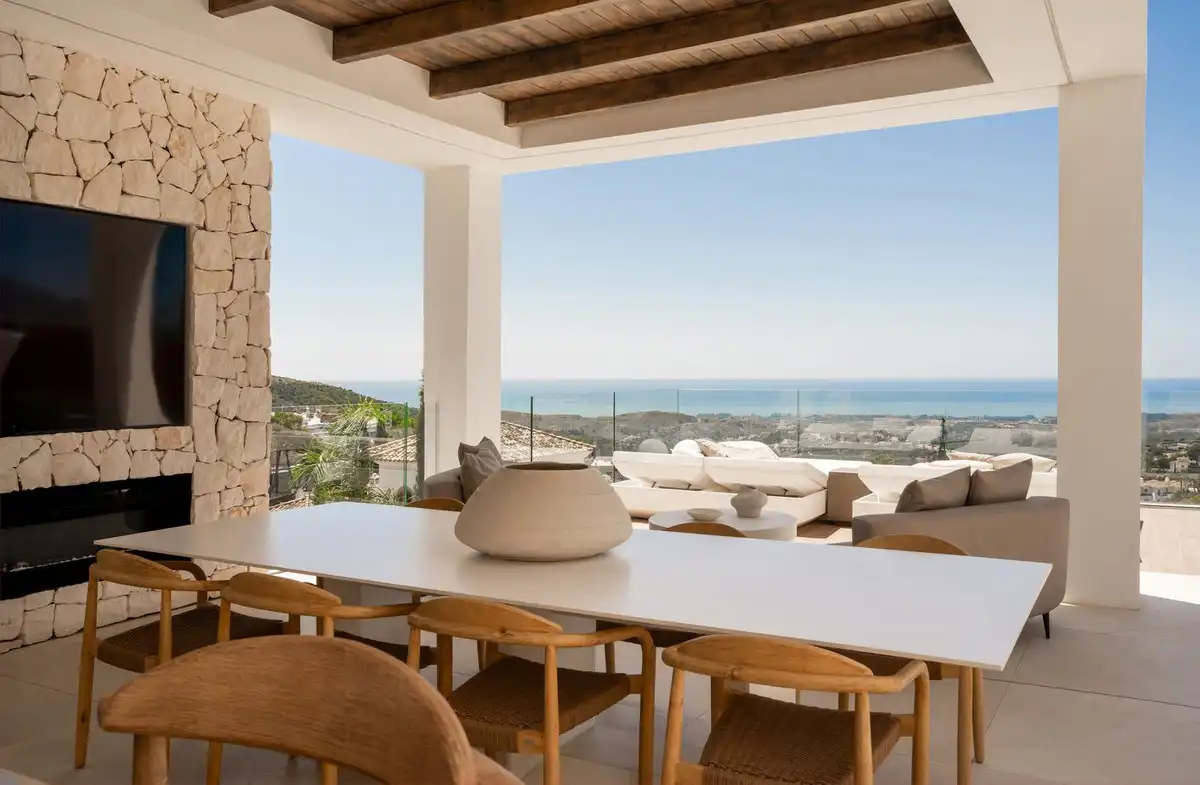Terrassa de Casa o xalet en venda en Benahavís amb Aire condicionat, Jardí privat i Terrassa
