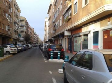 Local comercial en venda a Calle de Pedrera Baja