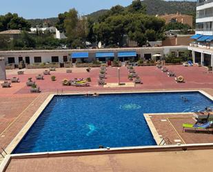 Swimming pool of Study to rent in Calvià  with Air Conditioner, Swimming Pool and Balcony