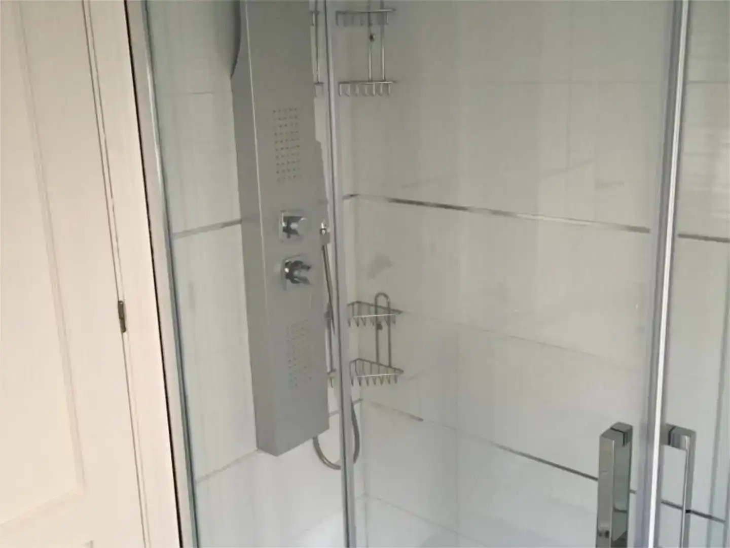 Baño de Piso en venta en Priego de Córdoba con Aire acondicionado, Jardín privado y Parquet