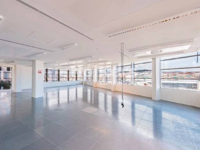 Oficina en Alquiler en Avinguda Diagonal en El Parc i la Llacuna del Poblenou
