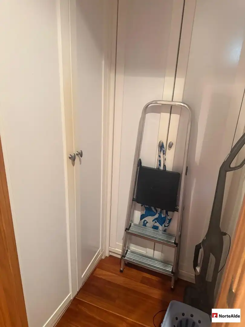 Schlafzimmer von Wohnung zum Verkauf in Barakaldo  mit Heizung, Privatgarten und Abstellraum