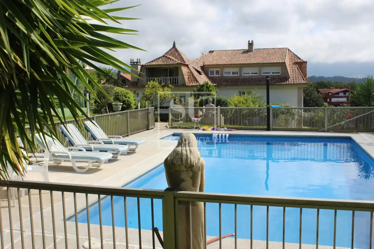 Piscina de Casa o chalet en venta en Nigrán con Calefacción, Jardín privado y Terraza