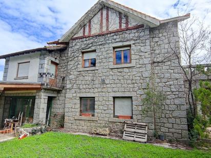 Außenansicht von Country house zum verkauf in Galapagar mit Schwimmbad